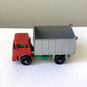 Vintage Matchbox Lesney No 26 GMC Tipper Truck Red Silver Green Diecast England